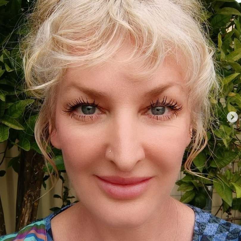 Vitae Charm Mascara - Förläng, vårda och definiera dina fransar utan irritation